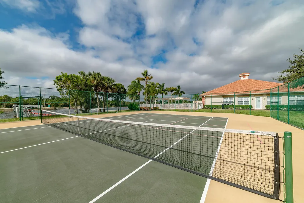 25054 Peacock Naples FL 34114