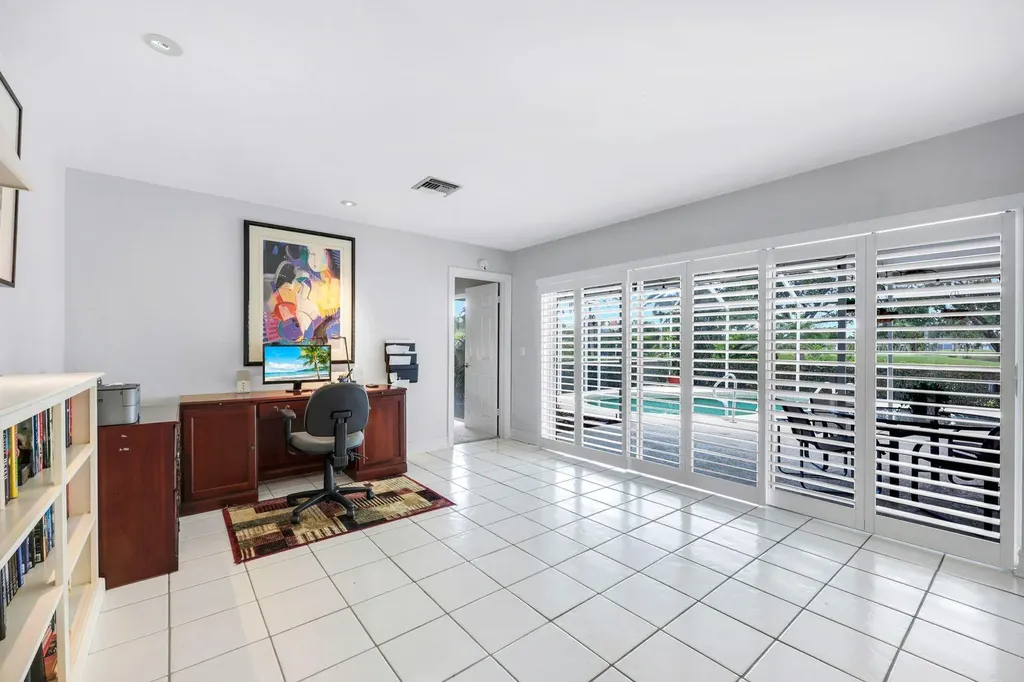 211 Pine Valley Circle Naples FL 34113