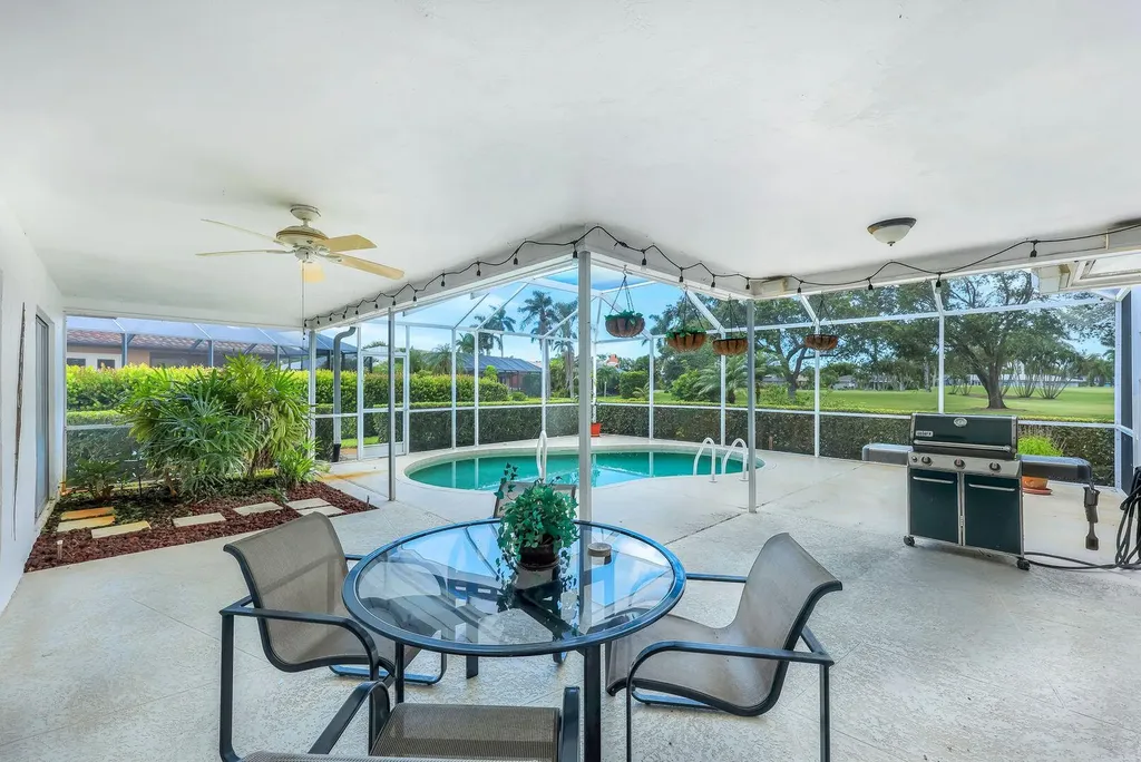 211 Pine Valley Circle Naples FL 34113