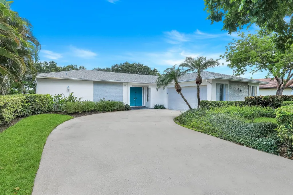 211 Pine Valley Circle Naples FL 34113