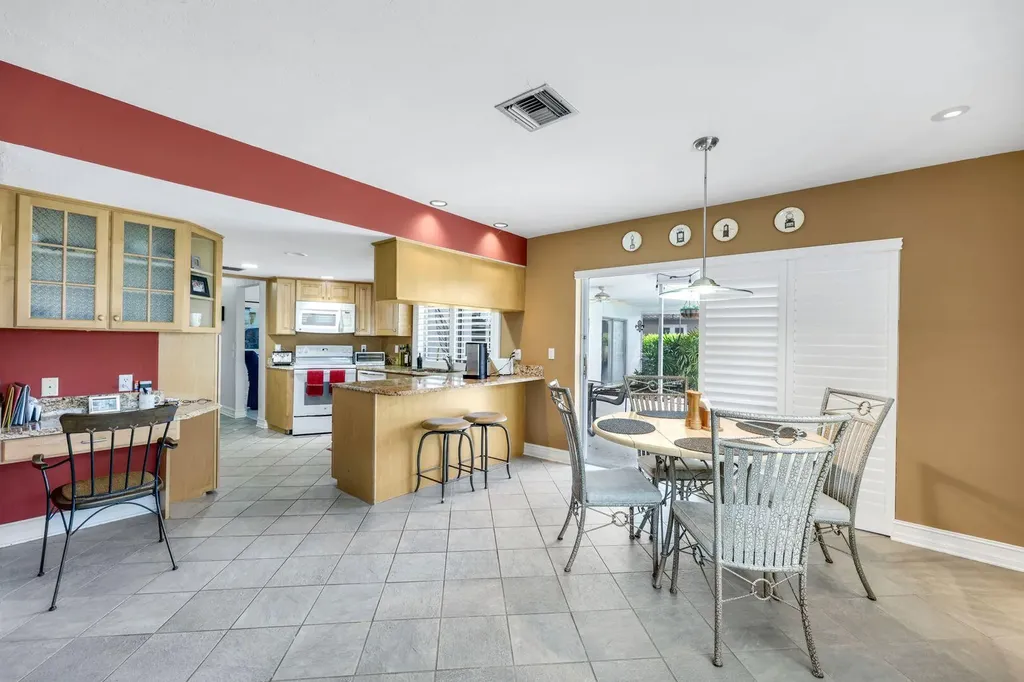 211 Pine Valley Circle Naples FL 34113