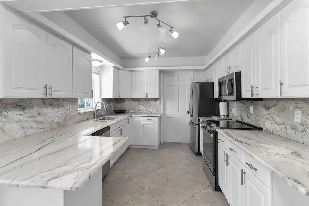 459 Echo Circle Marco Island FL 34145