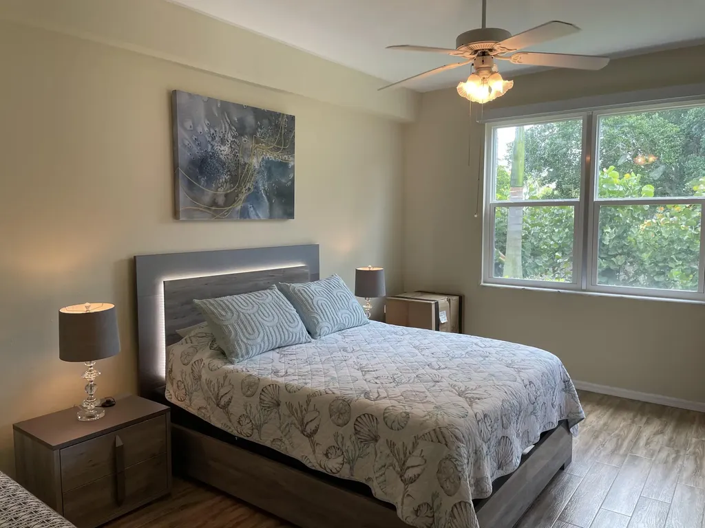 1024 Mainsail Naples FL 34114