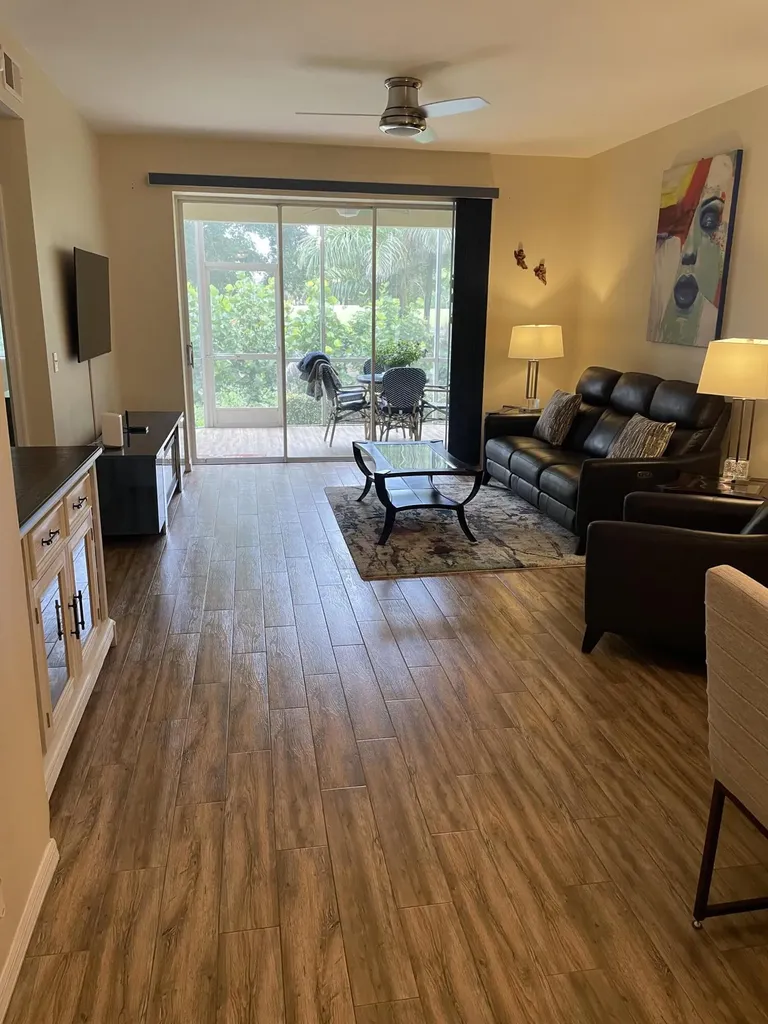 1024 Mainsail Naples FL 34114