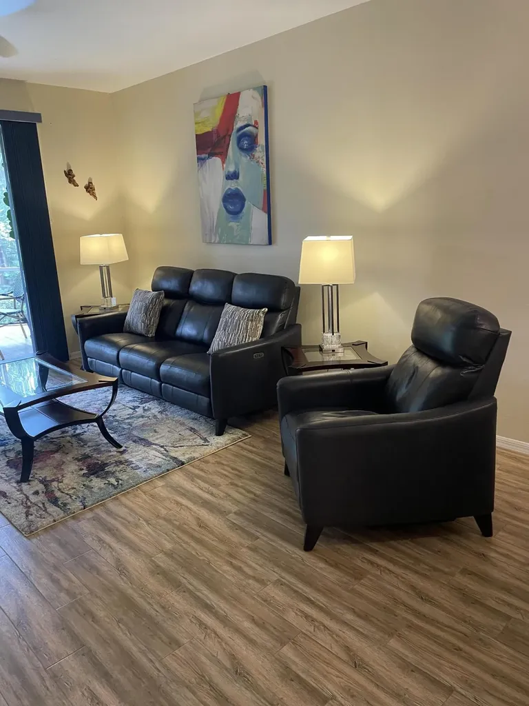 1024 Mainsail Naples FL 34114