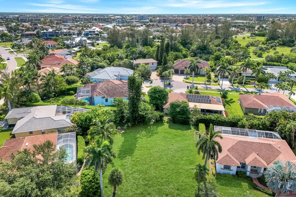 661 Lewis Court Marco Island FL 34145