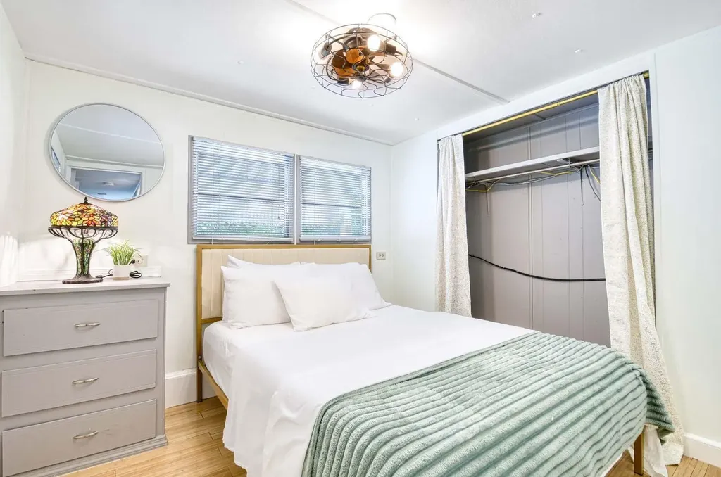 9 Sonderhen Circle Naples FL 34114