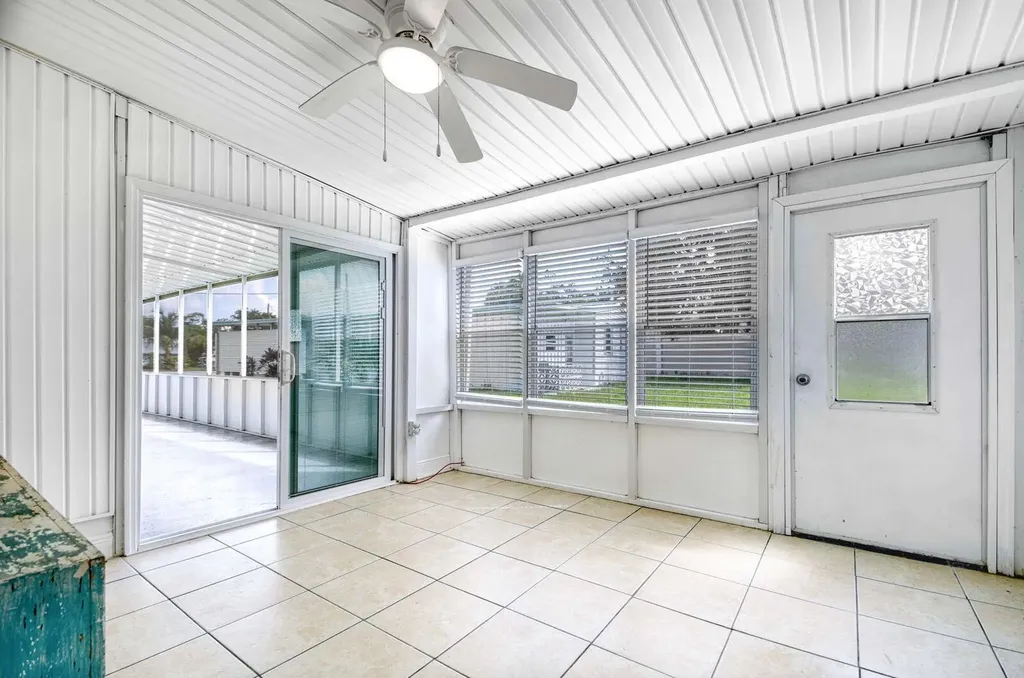 9 Sonderhen Circle Naples FL 34114