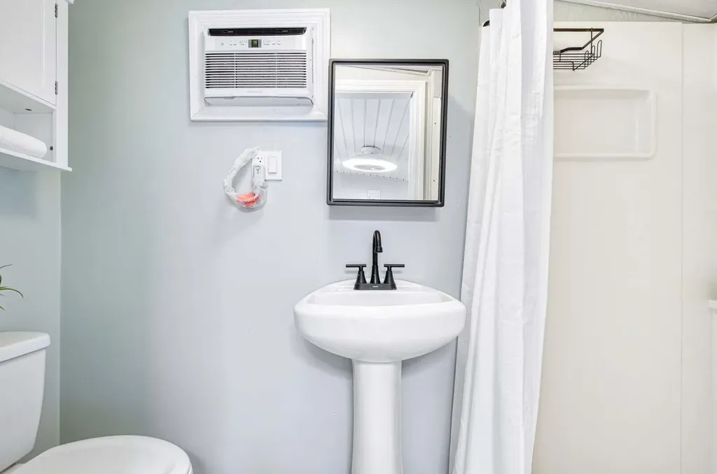 9 Sonderhen Circle Naples FL 34114