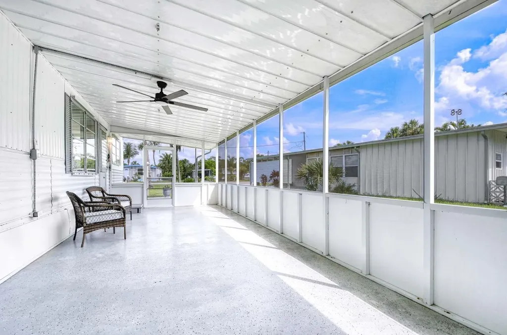 9 Sonderhen Circle Naples FL 34114