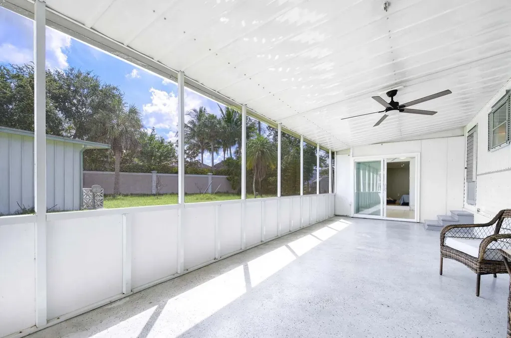 9 Sonderhen Circle Naples FL 34114
