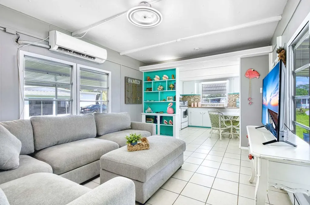 9 Sonderhen Circle Naples FL 34114