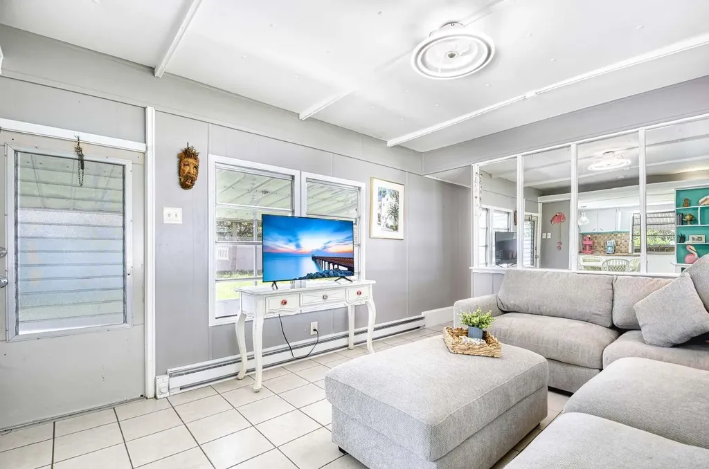 9 Sonderhen Circle Naples FL 34114