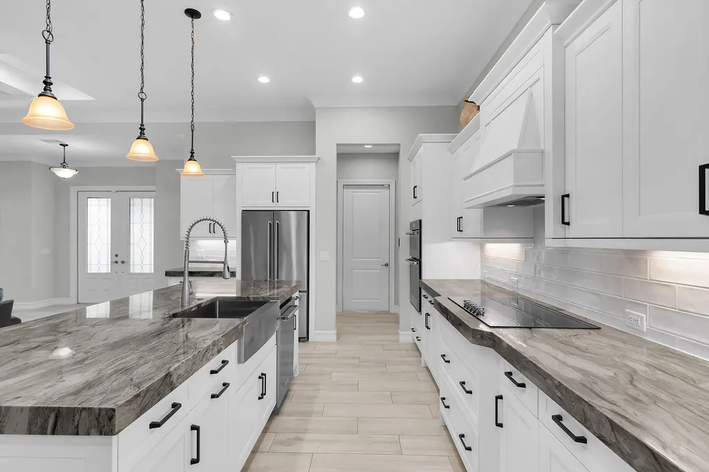 14224 Laguna Springs Lane Naples FL 34114