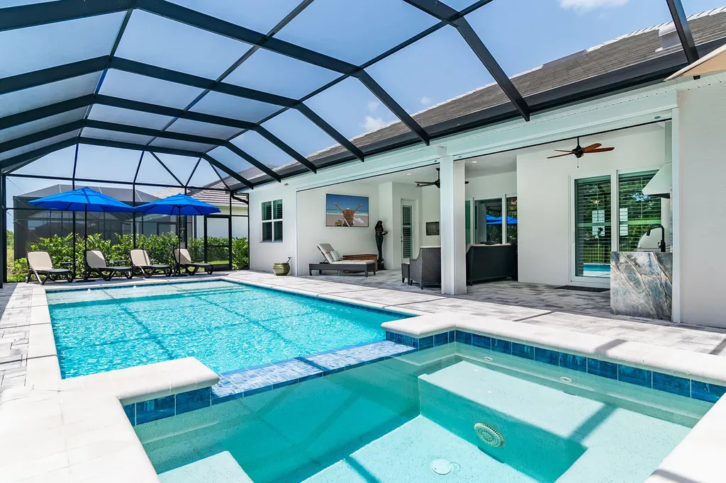 14224 Laguna Springs Lane Naples FL 34114