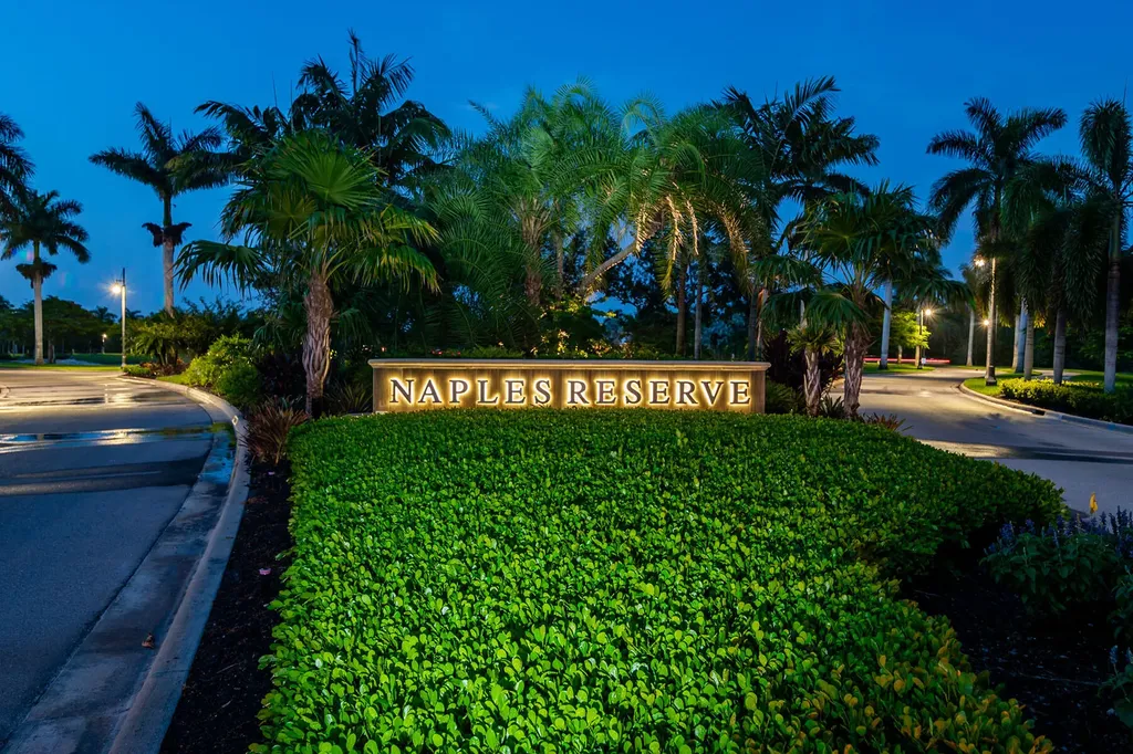 14224 Laguna Springs Lane Naples FL 34114