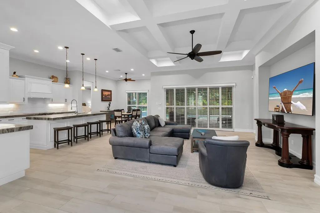 14224 Laguna Springs Lane Naples FL 34114