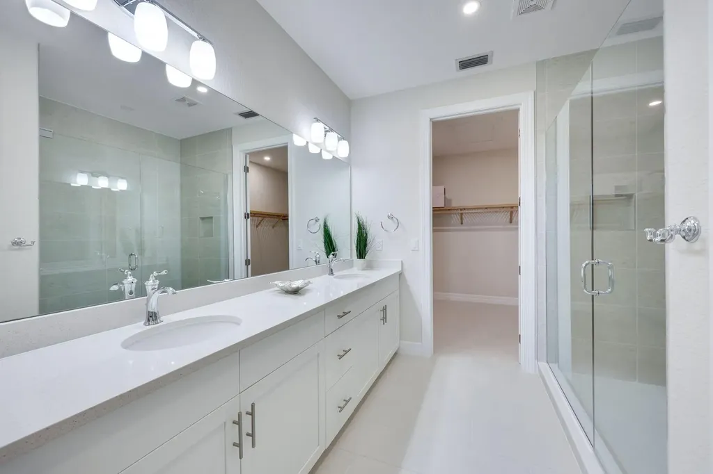 309 Indies Drive W Naples FL 34114