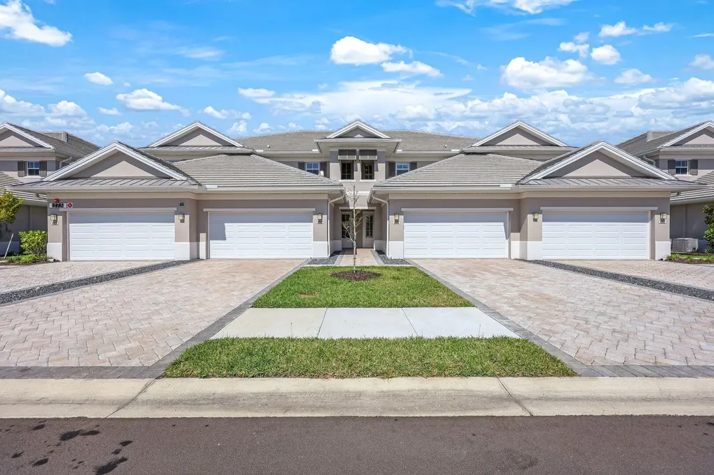 309 Indies Drive W Naples FL 34114