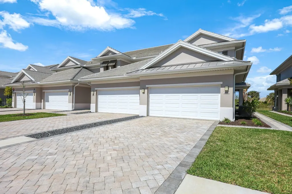 309 Indies Drive W Naples FL 34114