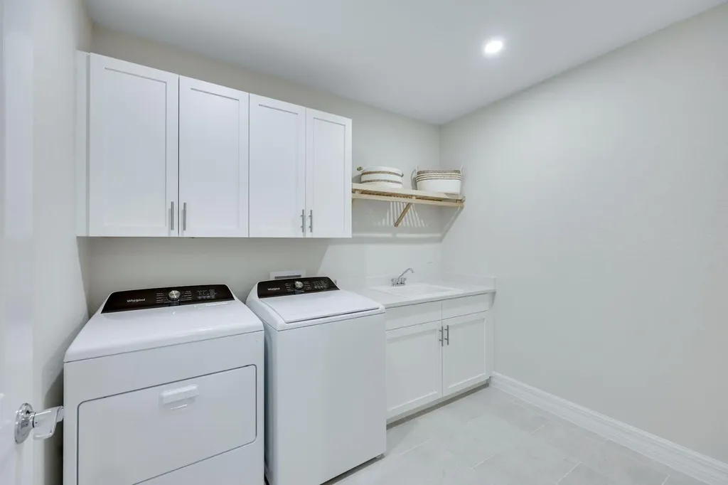 309 Indies Drive W Naples FL 34114