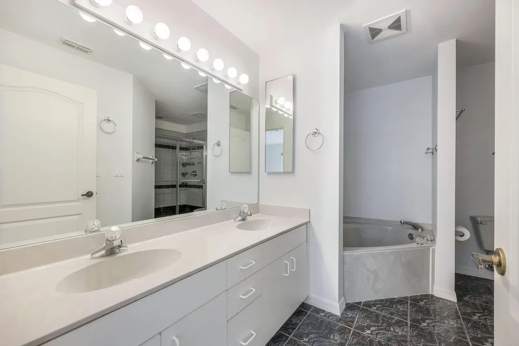 1036 Mainsail Drive Naples FL 34114