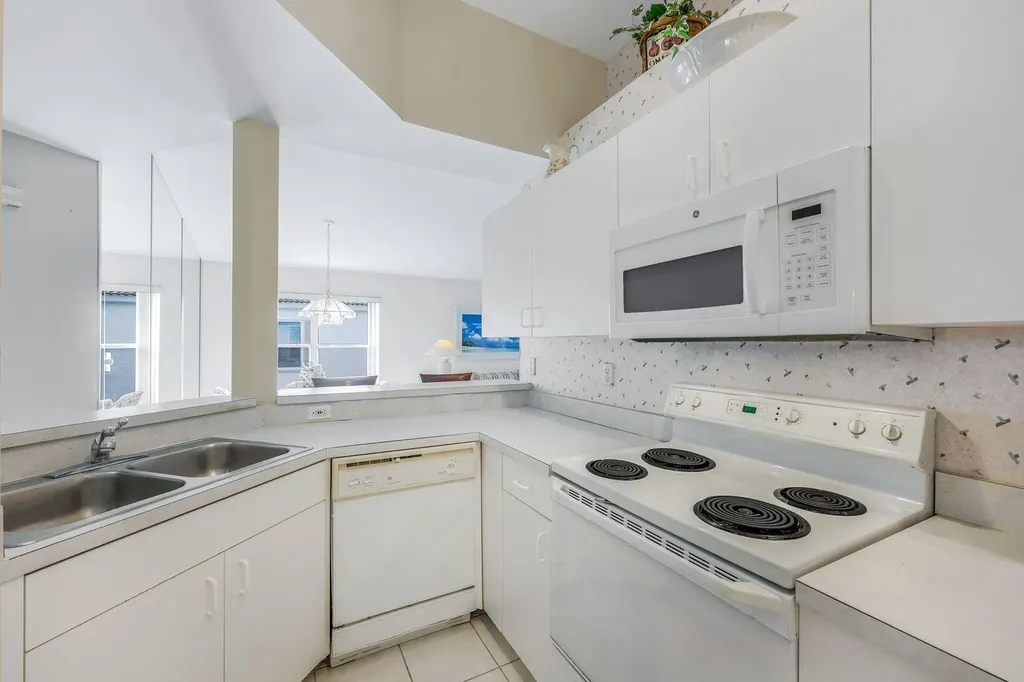 1036 Mainsail Drive Naples FL 34114