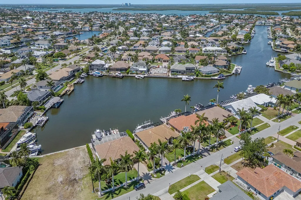 1824 N Bahama Avenue Marco Island FL 34145