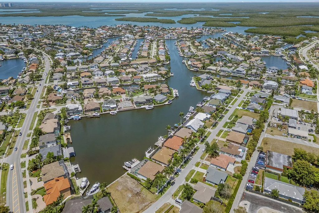 1824 N Bahama Avenue Marco Island FL 34145