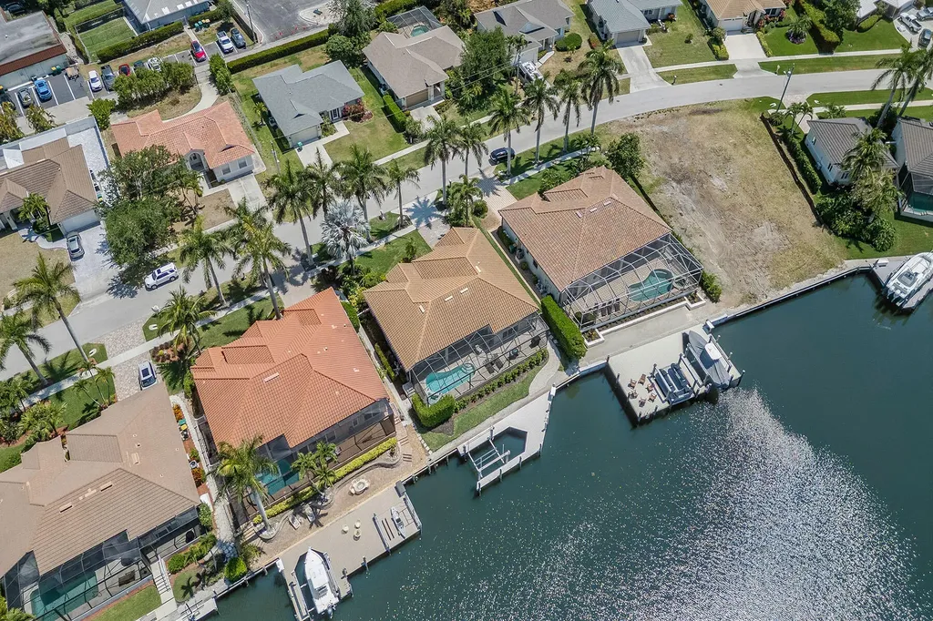 1824 N Bahama Avenue Marco Island FL 34145