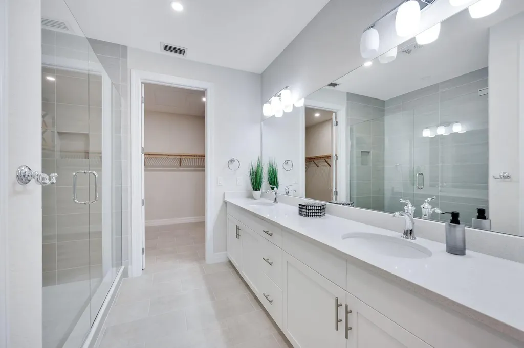 303 Indies Drive W Naples FL 34114