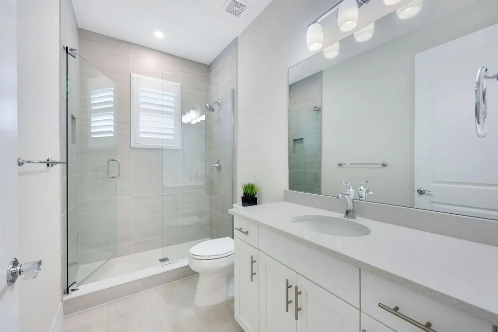 303 Indies Drive W Naples FL 34114