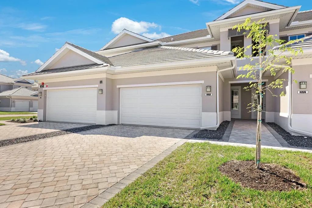 303 Indies Drive W Naples FL 34114