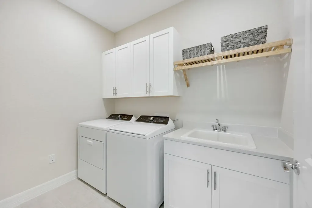 303 Indies Drive W Naples FL 34114