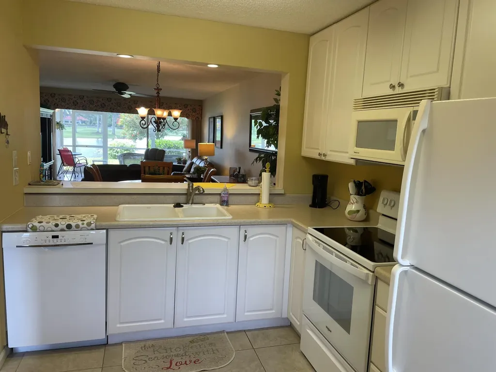 5970 Amherst Drive Naples FL 34112