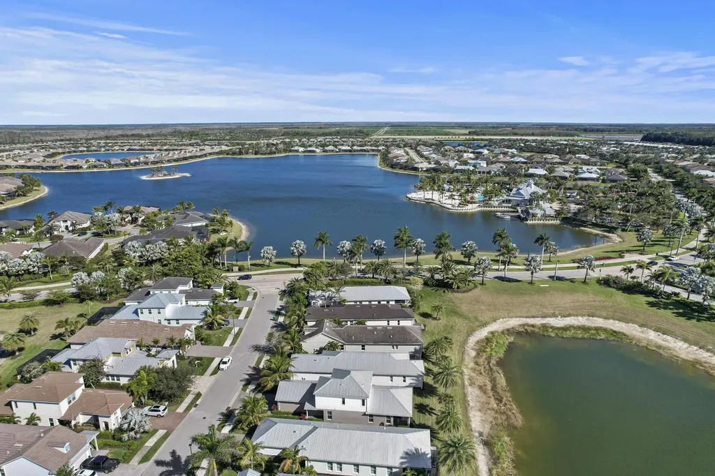 14166 Nautica Court Naples FL 34114