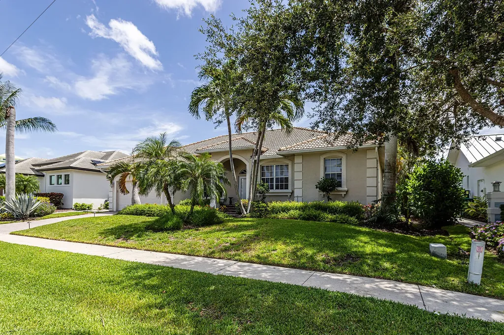 331 Waterleaf Court Marco Island FL 34145