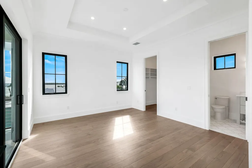 960 Iris Marco Island FL 34145