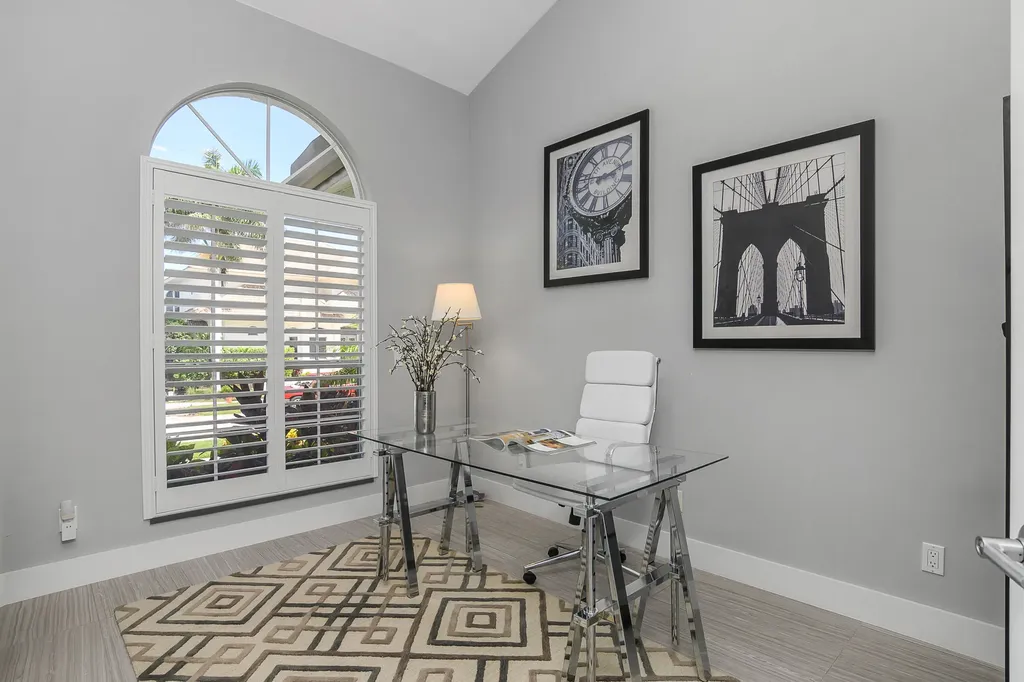 609 Crescent Marco Island FL 34145