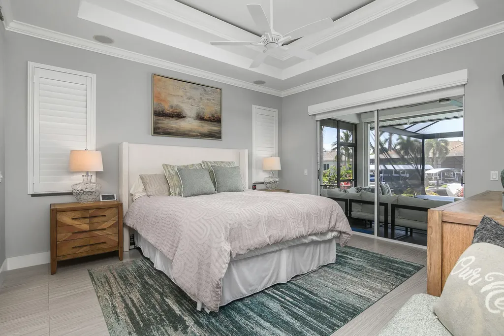 609 Crescent Marco Island FL 34145