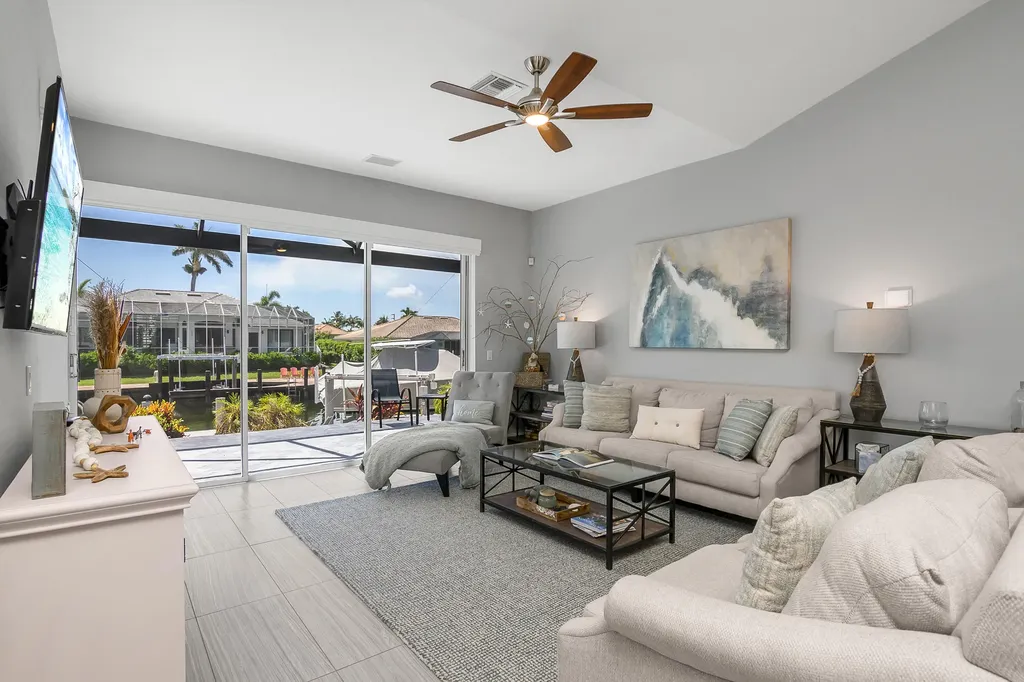 609 Crescent Marco Island FL 34145