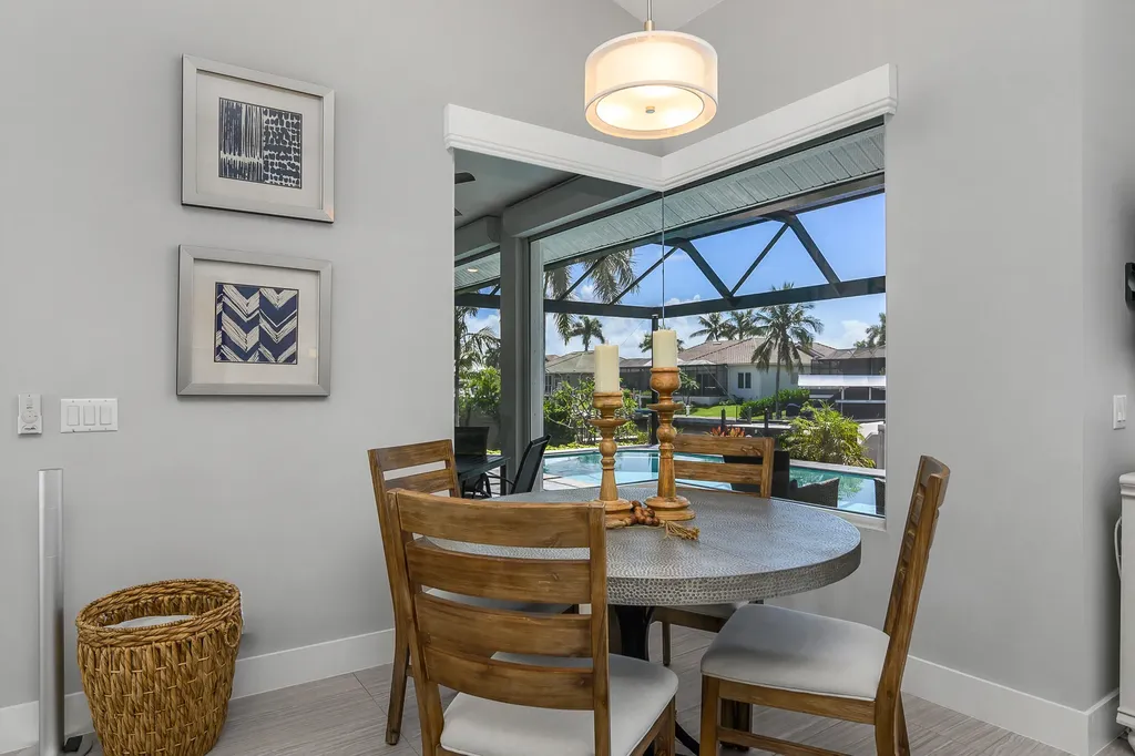 609 Crescent Marco Island FL 34145