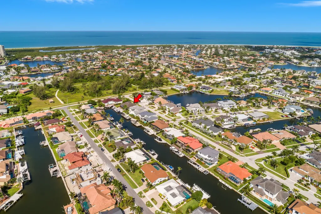 609 Crescent Marco Island FL 34145
