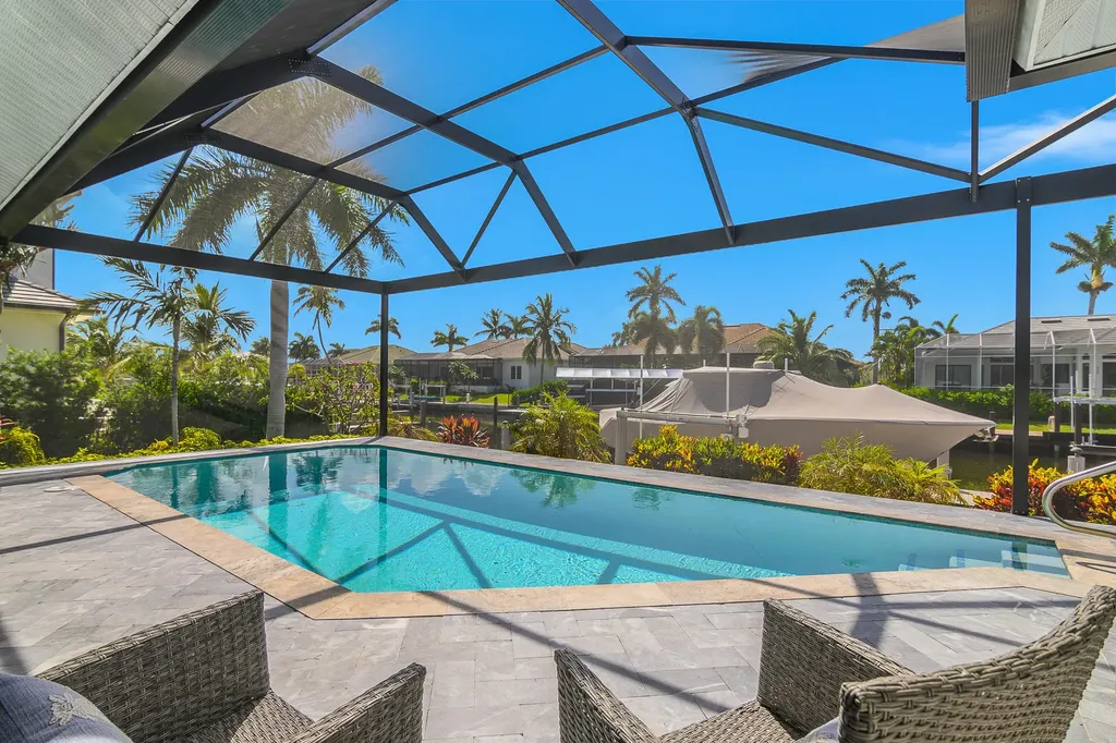 609 Crescent Marco Island FL 34145