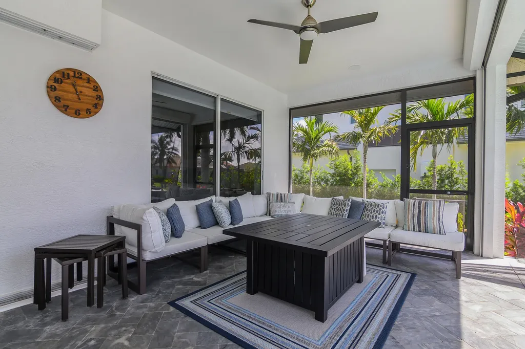 609 Crescent Marco Island FL 34145