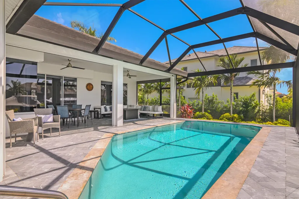 609 Crescent Marco Island FL 34145