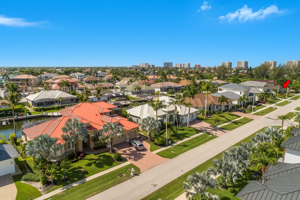 609 Crescent Marco Island FL 34145