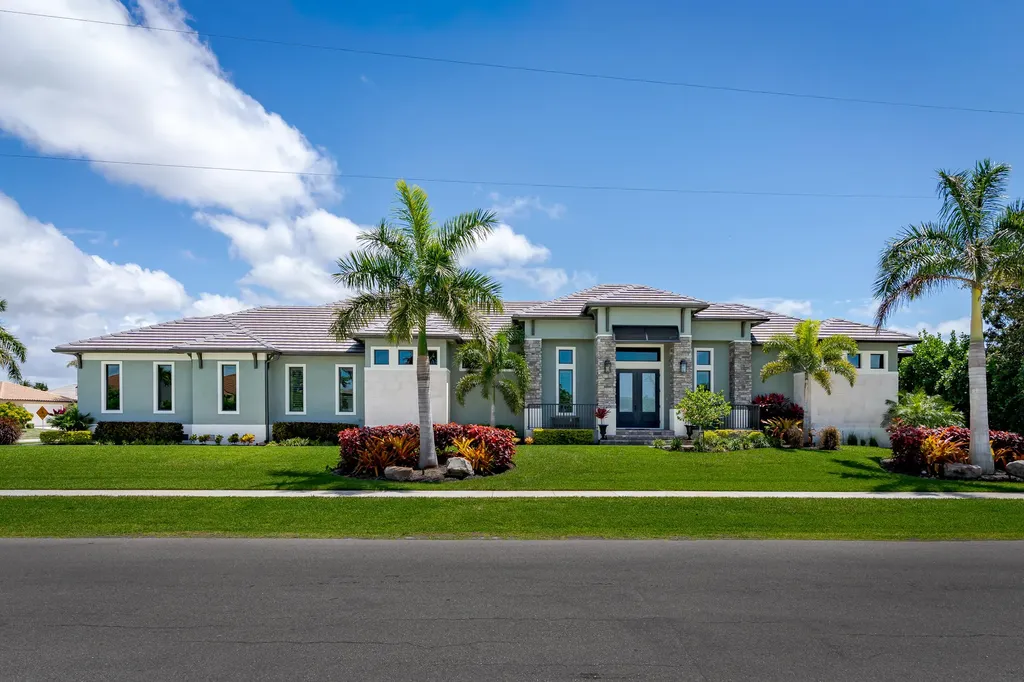 1517 Buccaneer Court Marco Island FL 34145