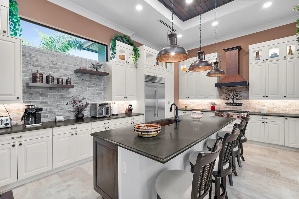 1517 Buccaneer Court Marco Island FL 34145