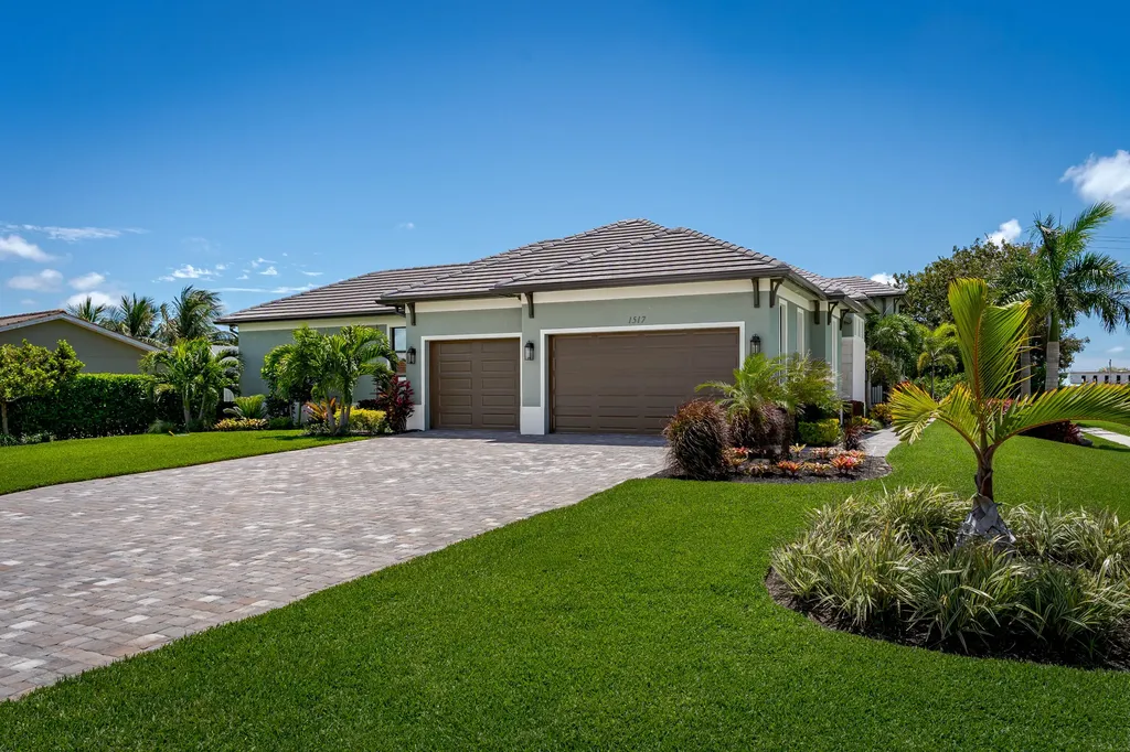 1517 Buccaneer Court Marco Island FL 34145